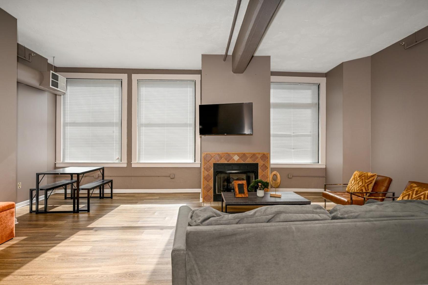 2 Bath Prkg+Gym+Sauna Perk Plaza +30 Day Cleveland Exterior foto